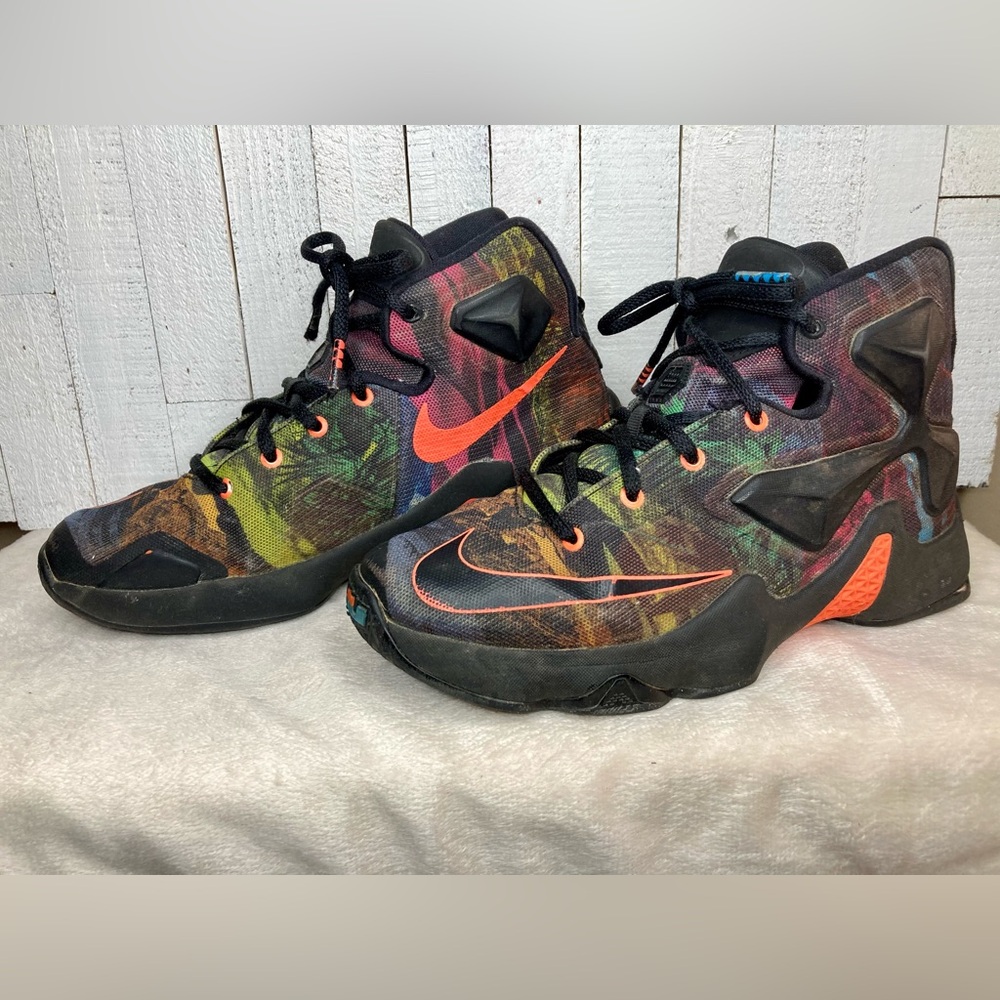 Nike LeBron 13 GS 808709-008 size 4.5Y